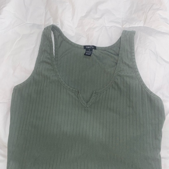 RUE21 Olive Notch Neck Crop Top - Picture 3 of 5